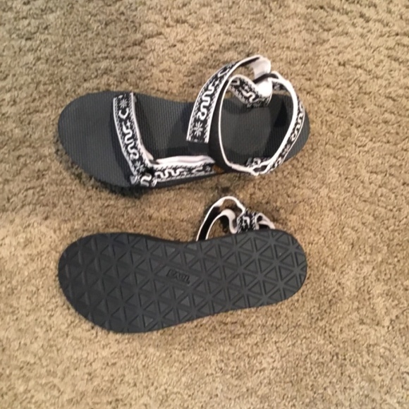 Tera  sandeals - Picture 2 of 2